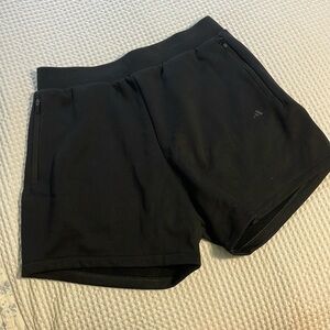 Men’s adidas basketball shorts with pockets